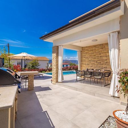 Holiday House Villa Andro Pinezići Exteriér fotografie